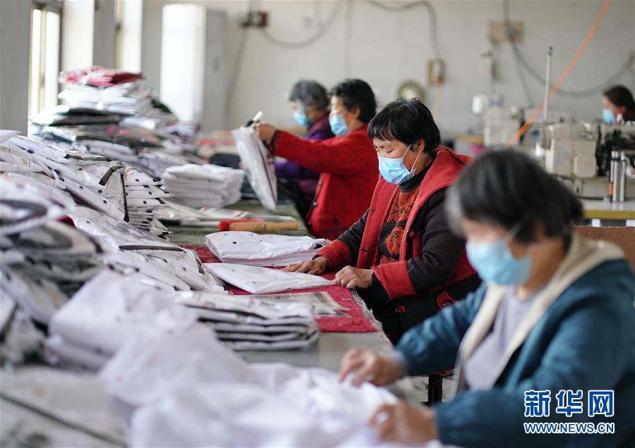 河北巨鹿:扶贫&ldquo;微工厂&rdquo; 赶制订单忙